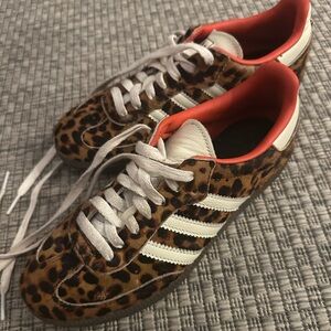 Leopard Print Women's Sambas Sneakers with White Stripes and Coral Lining